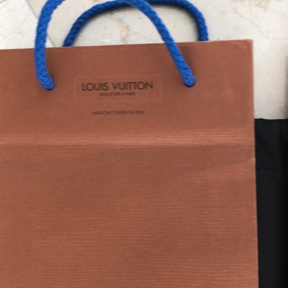 FIVE DESIGNER BAGS - Picture 5 of 6